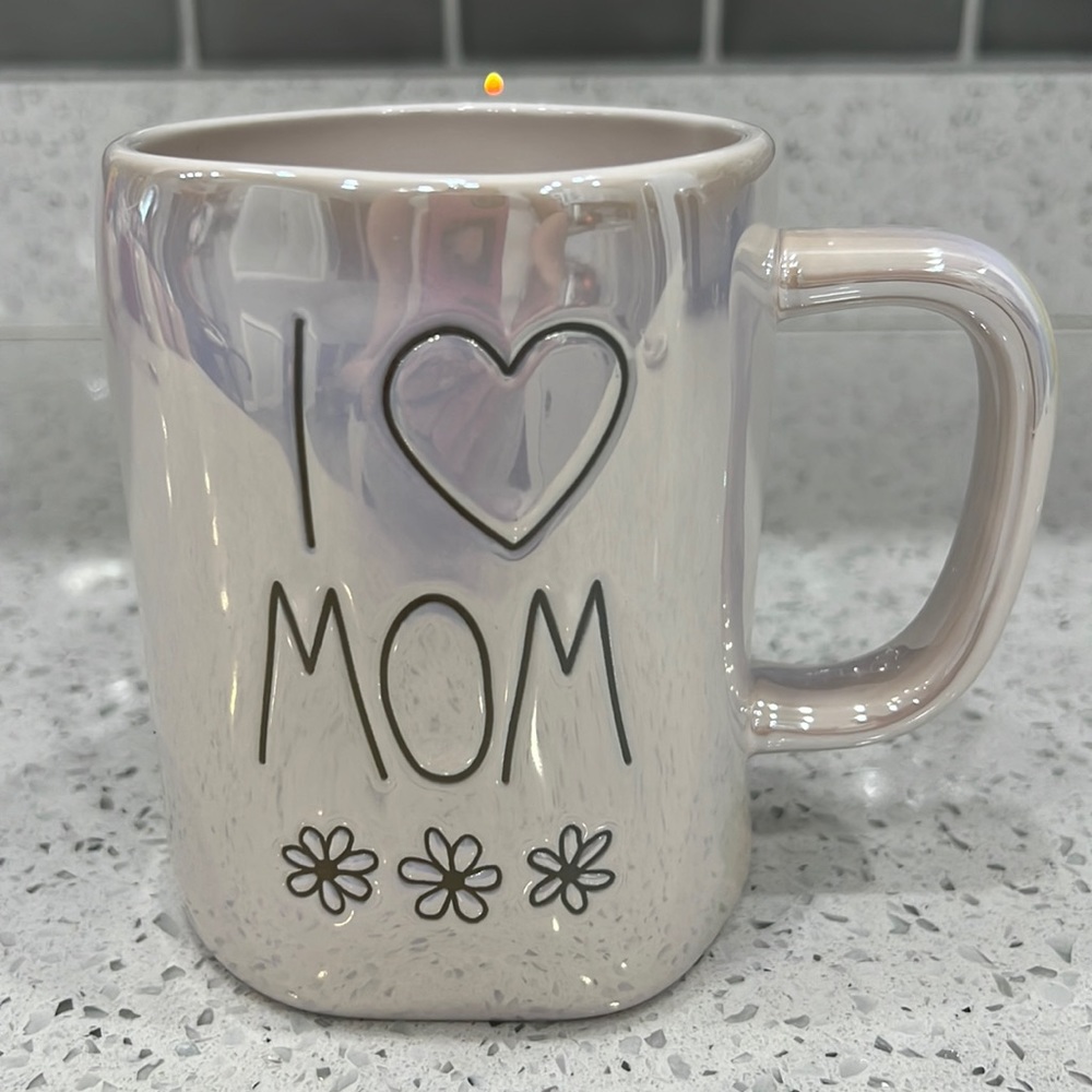 New Rae Dunn I (HEART) MOM Coffee Mug